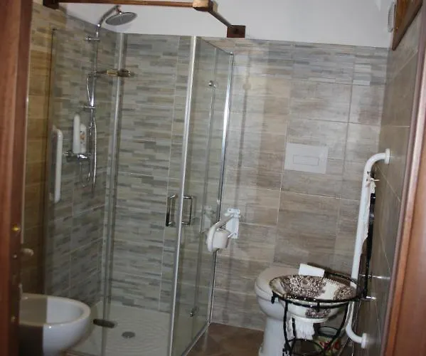 לינה וארוחת בוקר Argimusco 3*