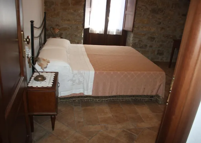 לינה וארוחת בוקר Argimusco 3*