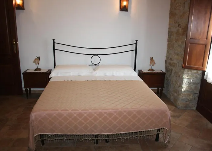 Argimusco מונטאלבאנו אליקונה